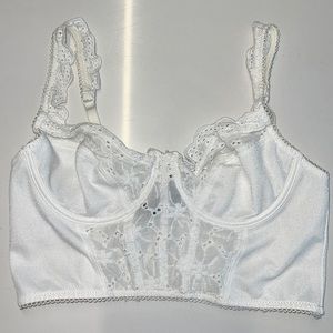 Cute bustier with underwire & eyelet details and elastic back size small